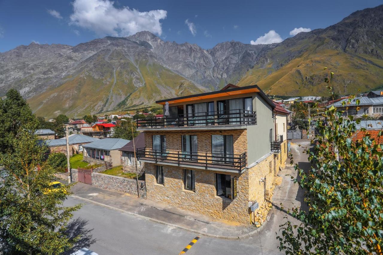 Hotel INSIDE Kazbegi Buitenkant foto