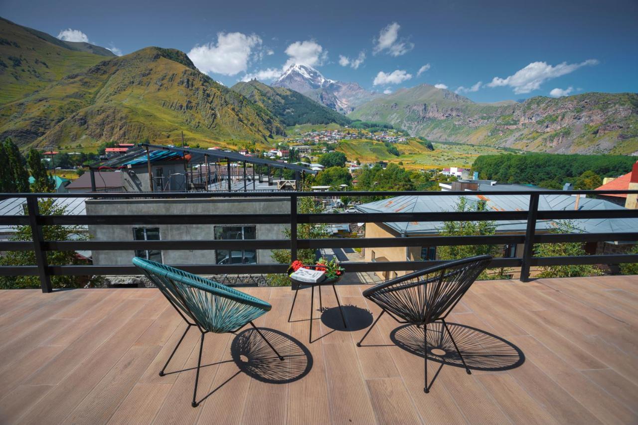 Hotel INSIDE Kazbegi Buitenkant foto